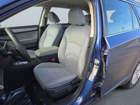 Used 2019 Subaru Outback 2.5i image 9