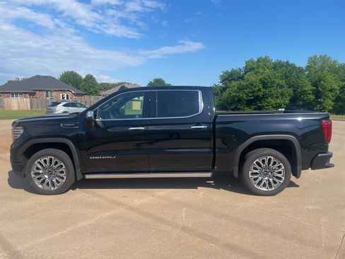 Used 2025 GMC Sierra 1500 Denali Ultimate AWD/4WD image 8