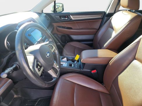 Used 2017 Subaru Outback 2.5i Touring w/ Popular Package #5A image 9