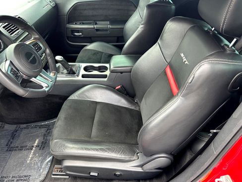 Used 2012 Dodge Challenger SRT8 w/ Premium Sound Group image 20