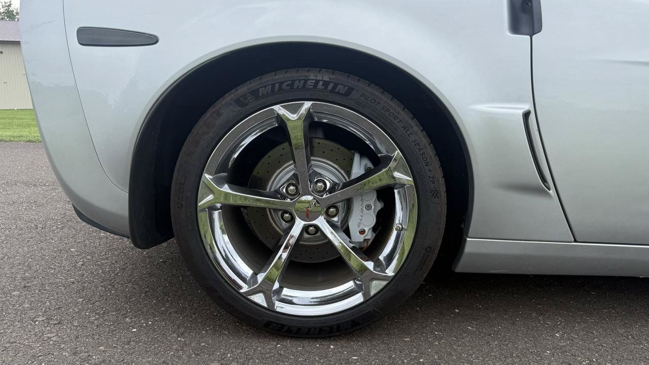 Used 2011 Chevrolet Corvette Grand Sport w/ Preferred Equipment Group RWD image 18
