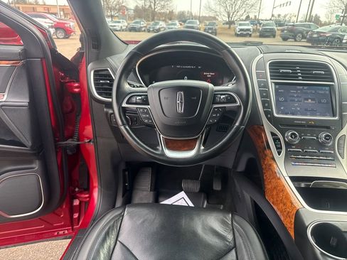 Used 2020 Lincoln Nautilus Reserve image 13