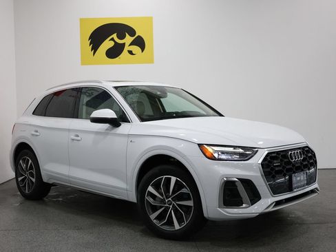 Used 2024 Audi Q5 2.0T Premium Plus w/ Premium Plus Package AWD/4WD image 2