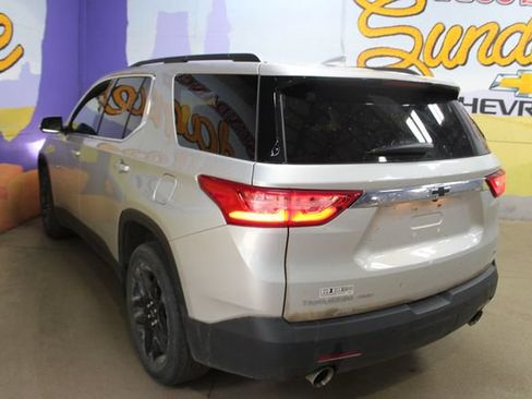 Used 2019 Chevrolet Traverse LT w/ LPO, Midnight Edition AWD/4WD image 6