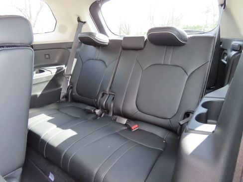 Used 2025 Honda Pilot Elite image 14