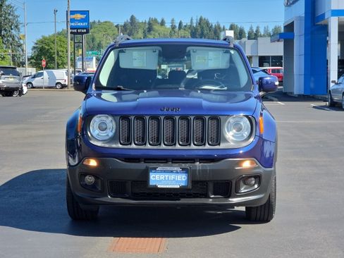 Used 2017 Jeep Renegade Altitude FWD image 3
