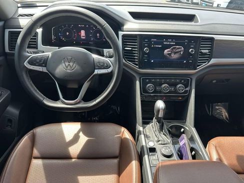 Used 2023 Volkswagen Atlas SE w/ Panoramic Sunroof Package image 16