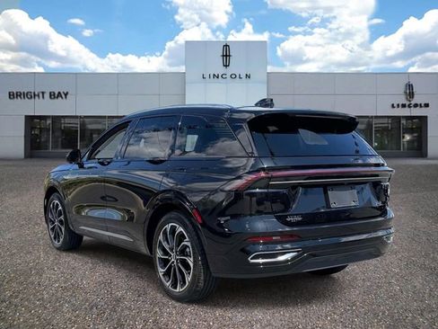 Certified 2024 Lincoln Nautilus Reserve w/ Equipment Group 203A AWD/4WD image 4