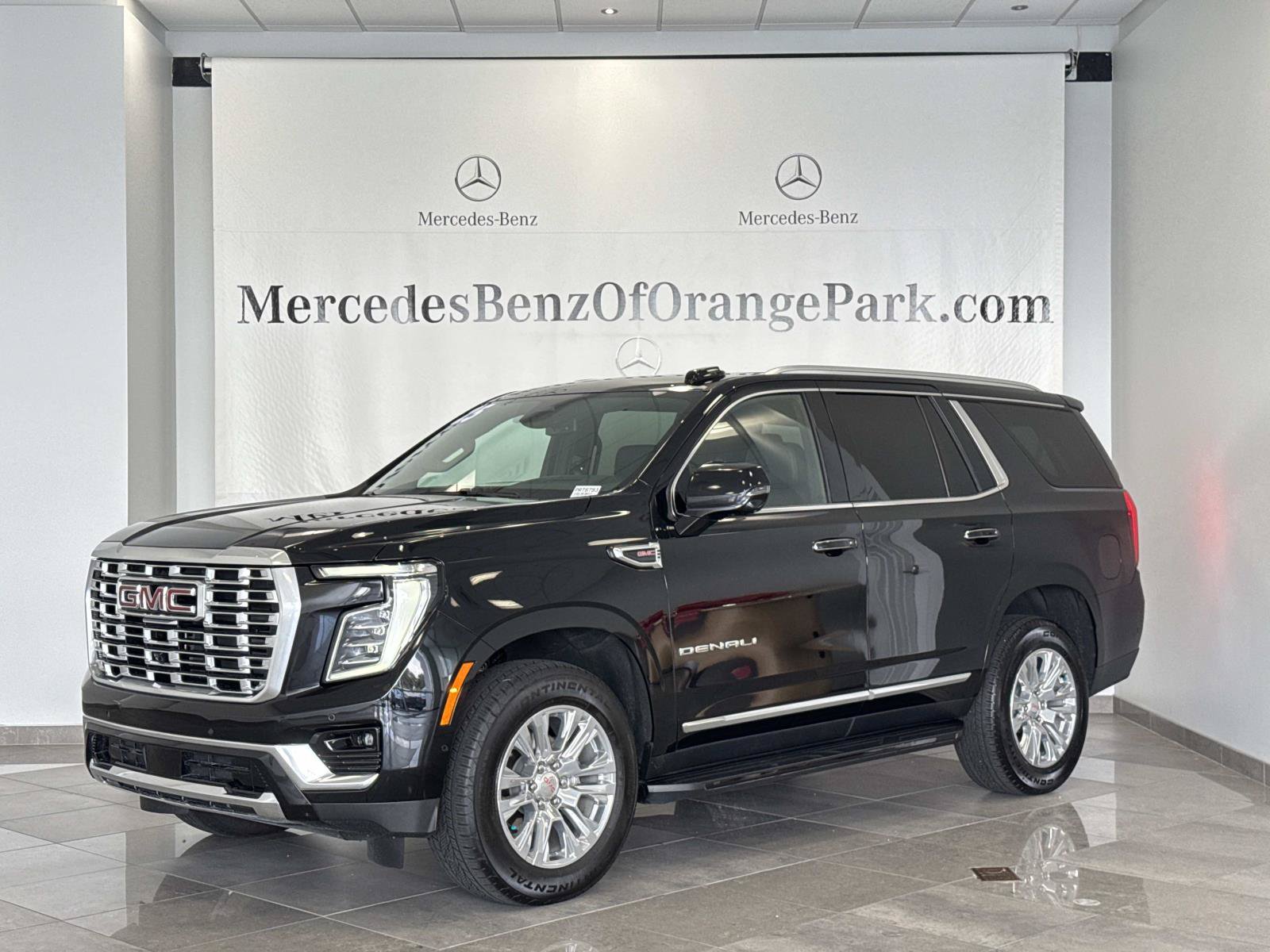 Used 2025 GMC Yukon Denali RWD image 1