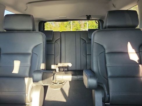 Used 2020 GMC Yukon Denali w/ Denali Premium Package image 5