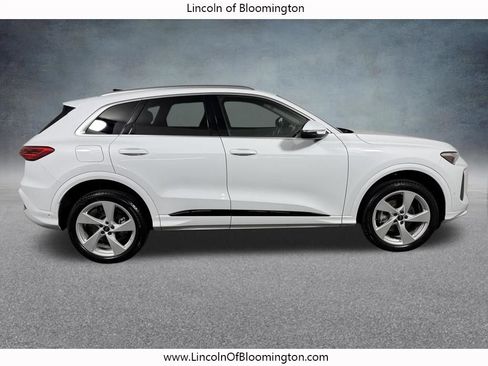 Used 2025 Audi Q5 Premium Plus w/ Premium Plus AWD/4WD image 8