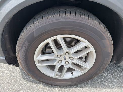 Used 2025 Ford Explorer Active w/ Active Comfort Package image 11