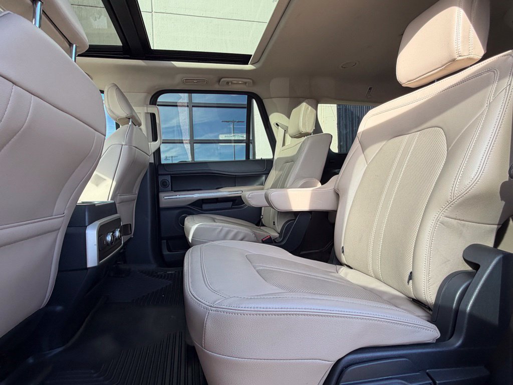 Used 2022 Ford Expedition Limited AWD/4WD image 10