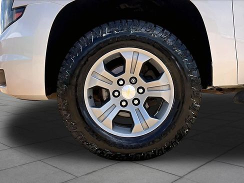 Used 2018 Chevrolet Suburban LT w/ Off-Road Package AWD/4WD image 10