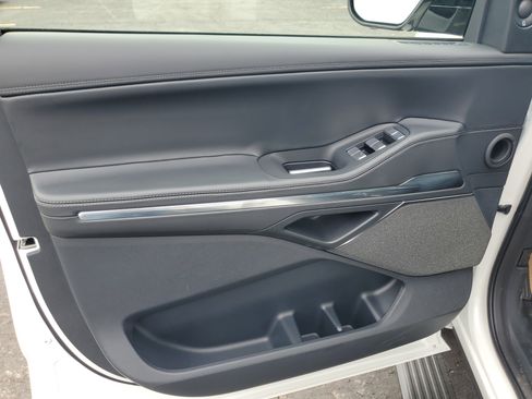 New 2026 Lincoln Navigator Reserve image 8