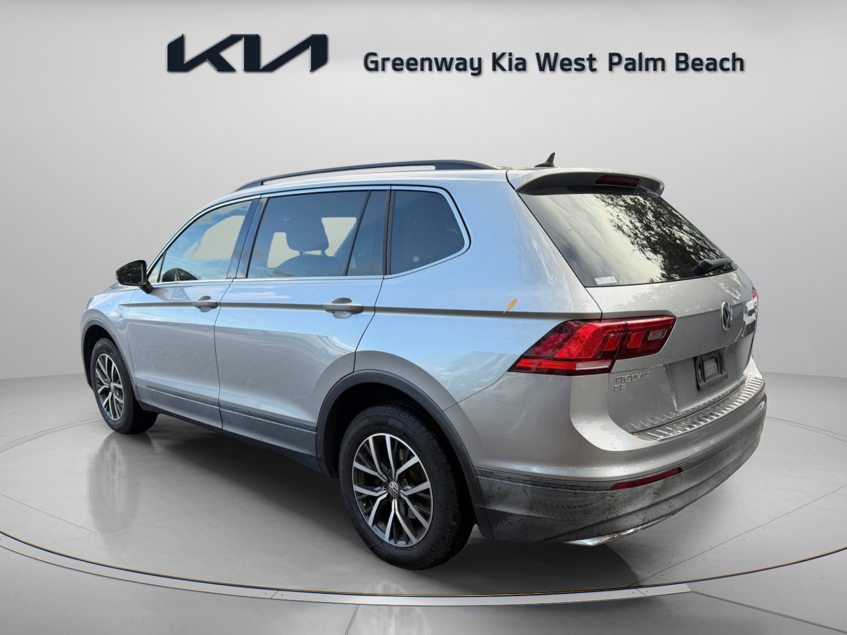 Used 2019 Volkswagen Tiguan SE FWD image 5