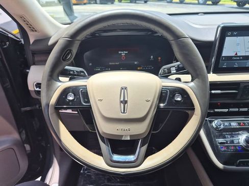 Used 2022 Lincoln Corsair Reserve w/ Equipment Group 201A FWD image 10