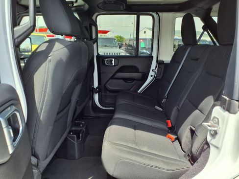 Used 2021 Jeep Wrangler Unlimited Sahara w/ Cold Weather Group image 11