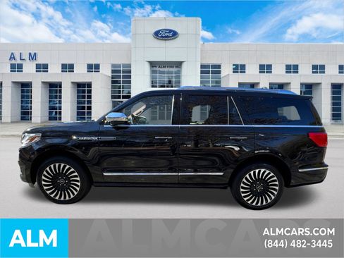 Used 2021 Lincoln Navigator Black Label w/ Cargo Convenience Package image 9
