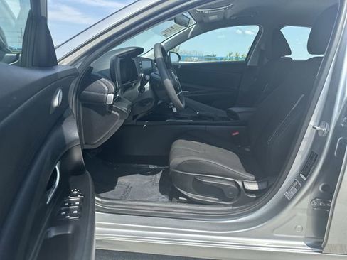 Used 2023 Hyundai Elantra SEL image 22