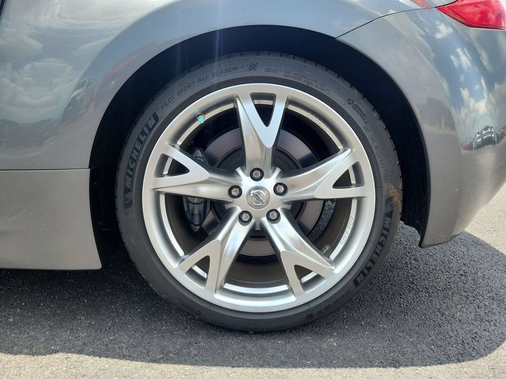 Used 2011 Nissan 370Z Coupe w/ Sport Pkg RWD image 27