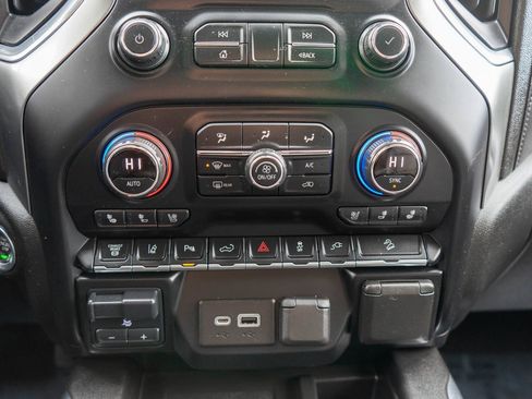 Used 2020 Chevrolet Silverado 3500 LTZ w/ LTZ Premium Package image 27