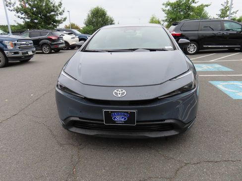 Used 2024 Toyota Prius LE image 2