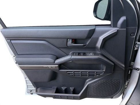 Used 2025 Toyota 4Runner TRD Off-Road image 17