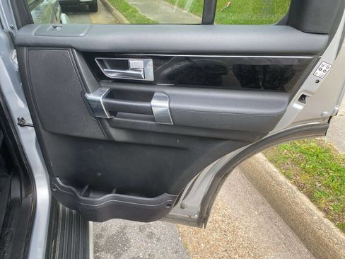 Used 2016 Land Rover LR4 HSE Silver Edition image 24