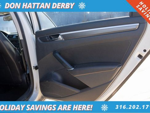 Used 2017 Volkswagen Passat 1.8T R-Line image 16