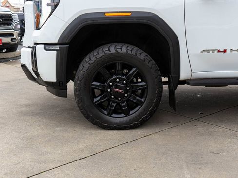 Used 2024 GMC Sierra 2500 AT4 w/ AT4 Premium Plus Package image 32