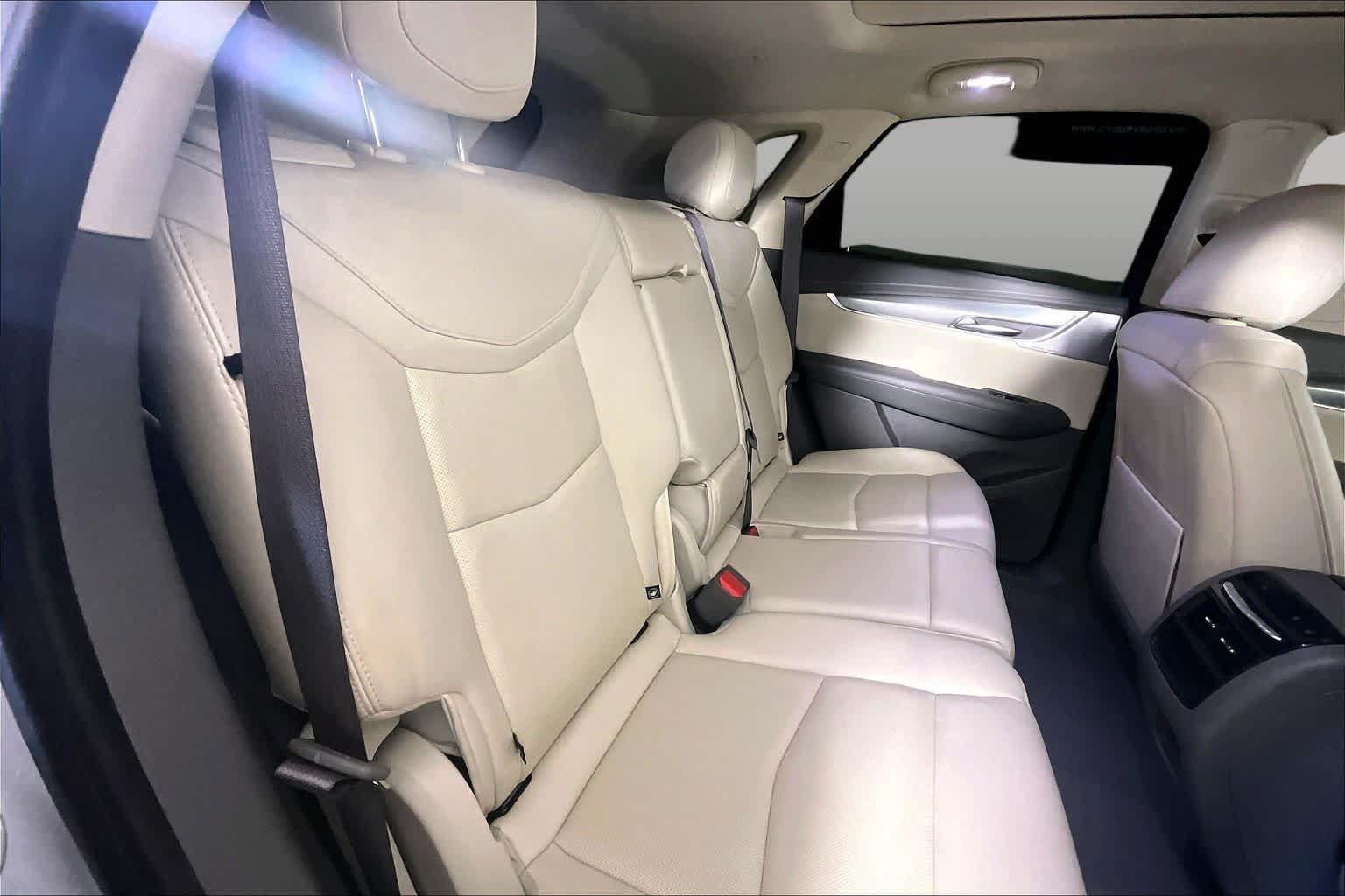 Used 2024 Cadillac XT5 Premium Luxury w/ Technology Package FWD image 21