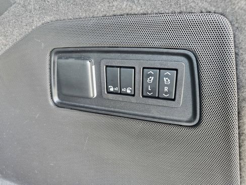 Used 2023 Cadillac Escalade Premium Luxury w/ LPO, Radiant Package image 20