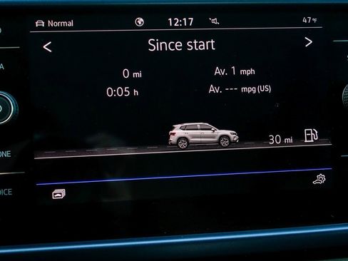 Used 2024 Volkswagen Taos SE w/ Panoramic Sunroof Package image 20