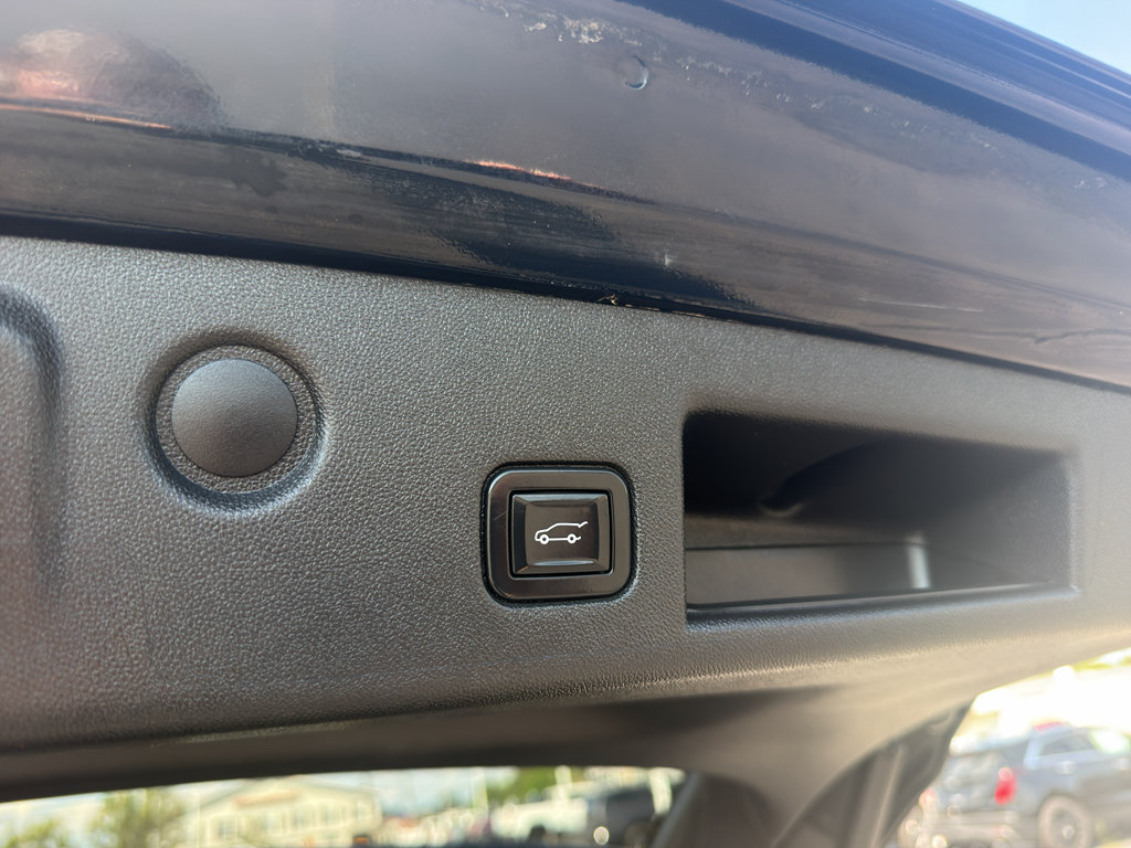 Used 2020 Chevrolet Equinox LT FWD image 11