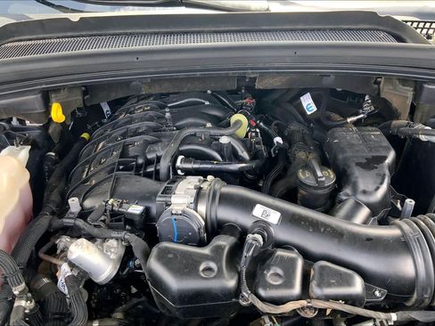Used 2024 Jeep Grand Cherokee Laredo RWD image 32