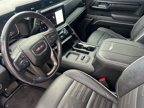 Used 2024 GMC Sierra 2500 AT4X image 8