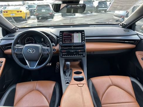 Used 2022 Toyota Avalon Touring image 16
