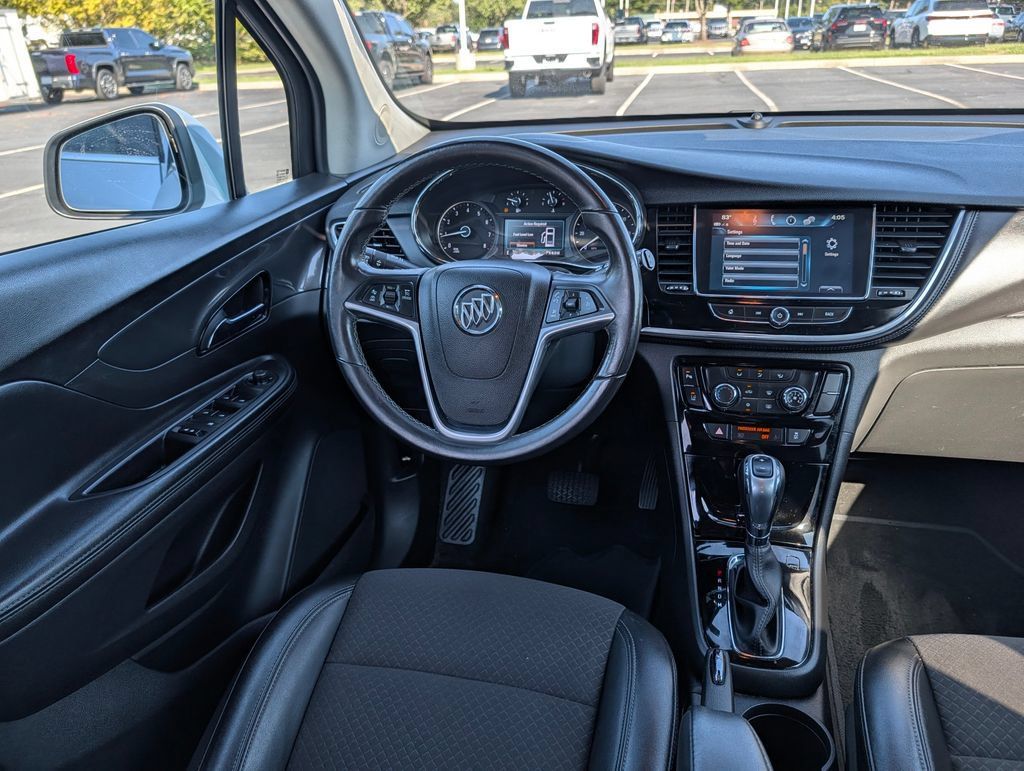 Used 2021 Buick Encore Preferred w/ Safety Package II AWD/4WD image 3