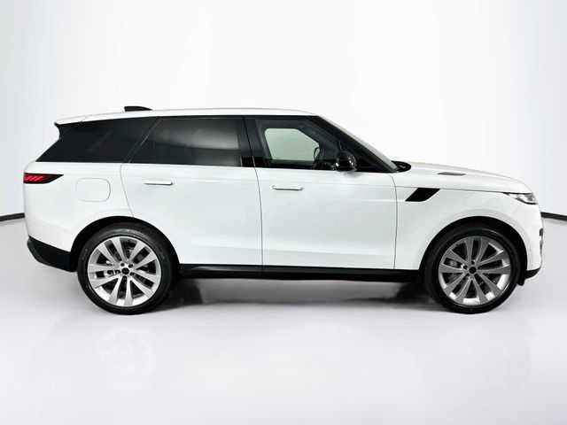 New 2027 Land Rover Range Rover Sport SE AWD/4WD image 4