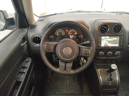 Used 2016 Jeep Patriot High Altitude FWD image 22