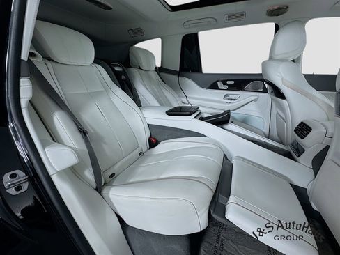 Used 2023 Mercedes-Benz Maybach GLS 600 4MATIC image 34