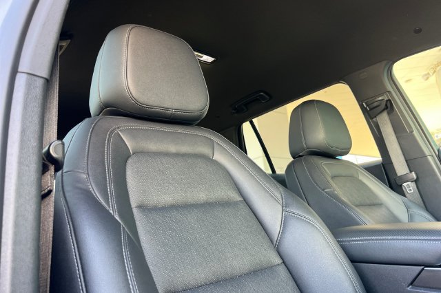 Used 2025 Chevrolet Equinox LT w/ Convenience Package II FWD image 21
