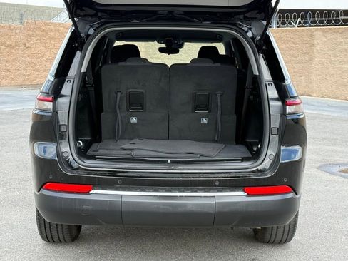 Used 2023 Jeep Grand Cherokee L Laredo AWD/4WD image 18