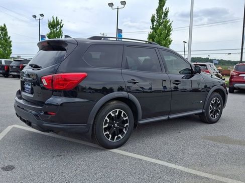 Used 2020 Nissan Pathfinder SL AWD/4WD image 16