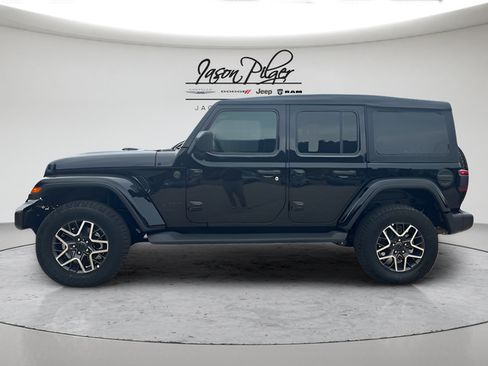 Used 2025 Jeep Wrangler Unlimited Sahara AWD/4WD image 6