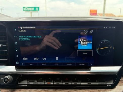 Used 2025 Chevrolet Silverado 1500 LT AWD/4WD image 19