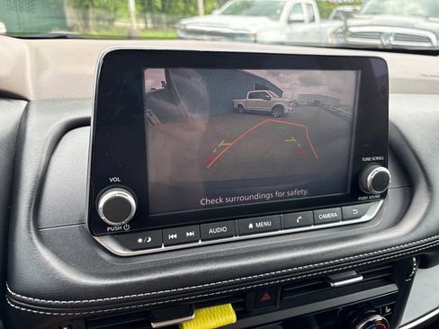 Used 2021 Nissan Rogue S AWD/4WD image 15