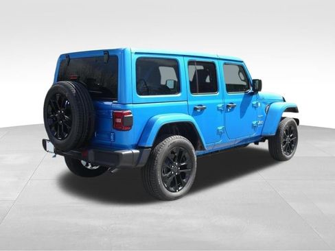 Used 2024 Jeep Wrangler Unlimited Sahara image 6