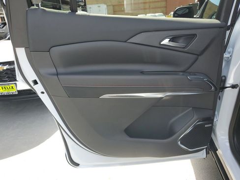 New 2026 Chevrolet Traverse RS image 18